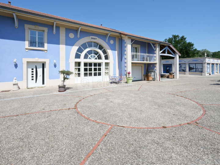 La Maison Bleue