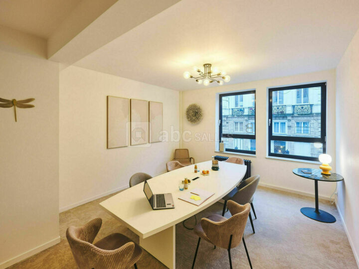 Rainbow meeting room - up to 6 people