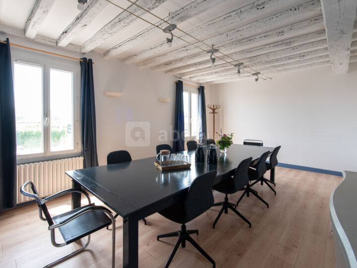 Grande salle de réunion