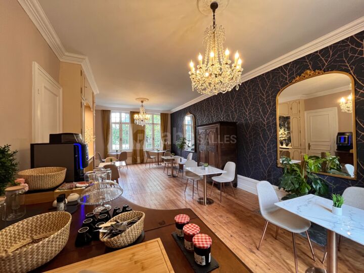 Salon bar