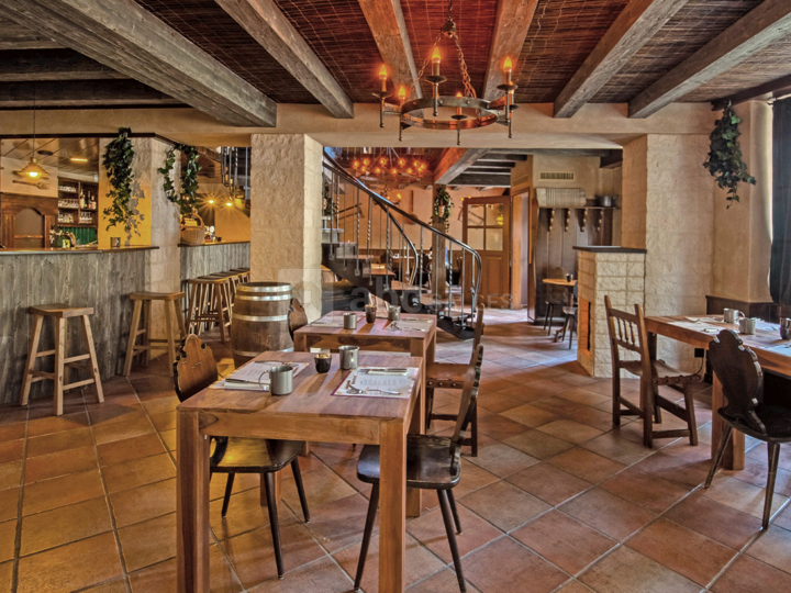 Peanut Medieval Lodge