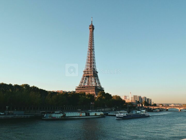 Le Quai Parisien