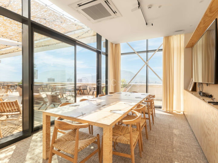 Medium Room