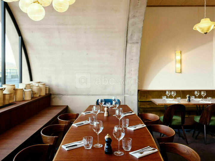LA SALLE DES BANQUETS