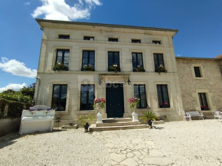 Le Palazzo Yes
