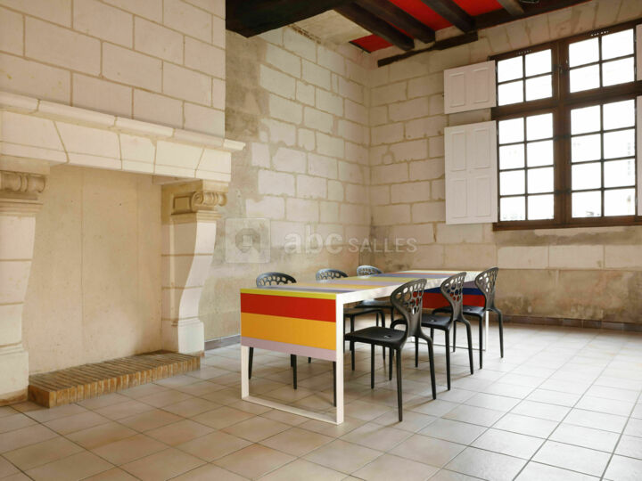 Salle Le Moins Un