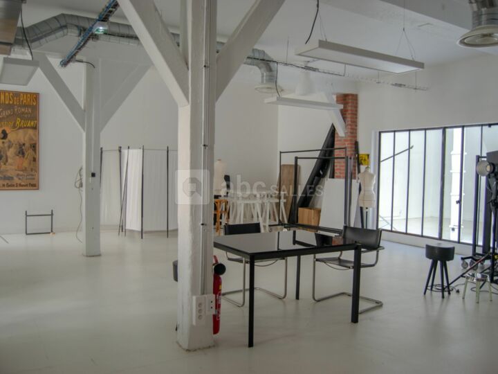 STUDIO PHOTO