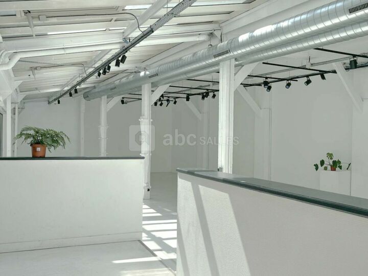 SHOWROOM