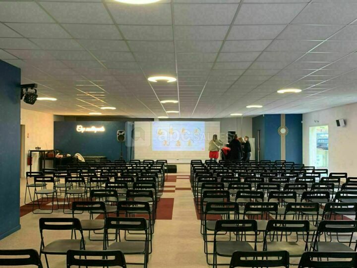 Salle de réunion + de 50pers