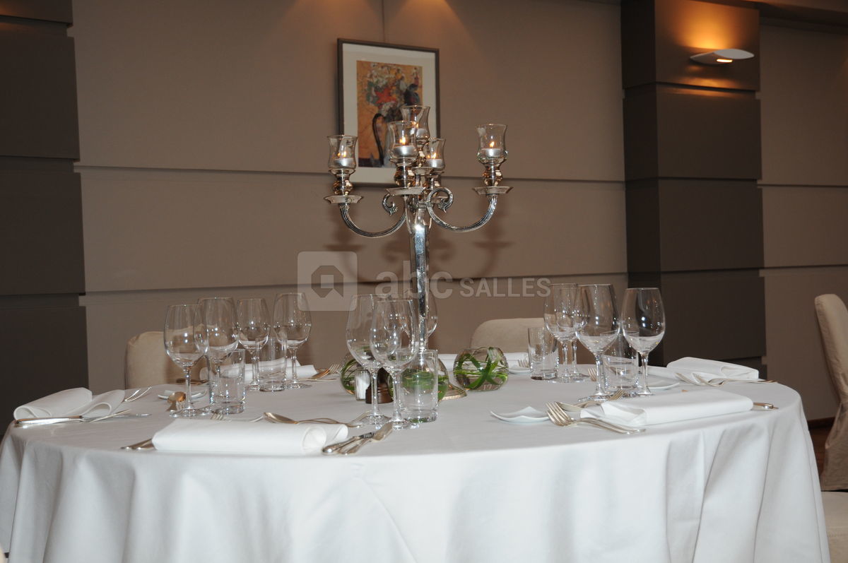 Table romantique aux salons CORTINA