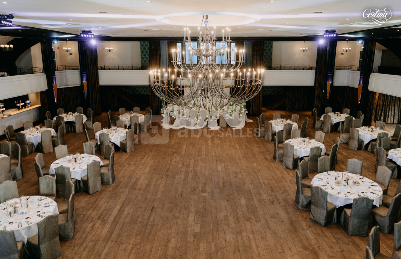 Grande capacité d'accueil du salon Escoffier