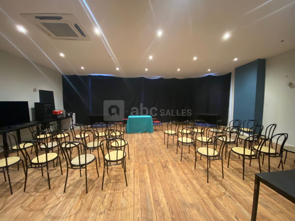 Salle de réception 1er étage configuration théâtre