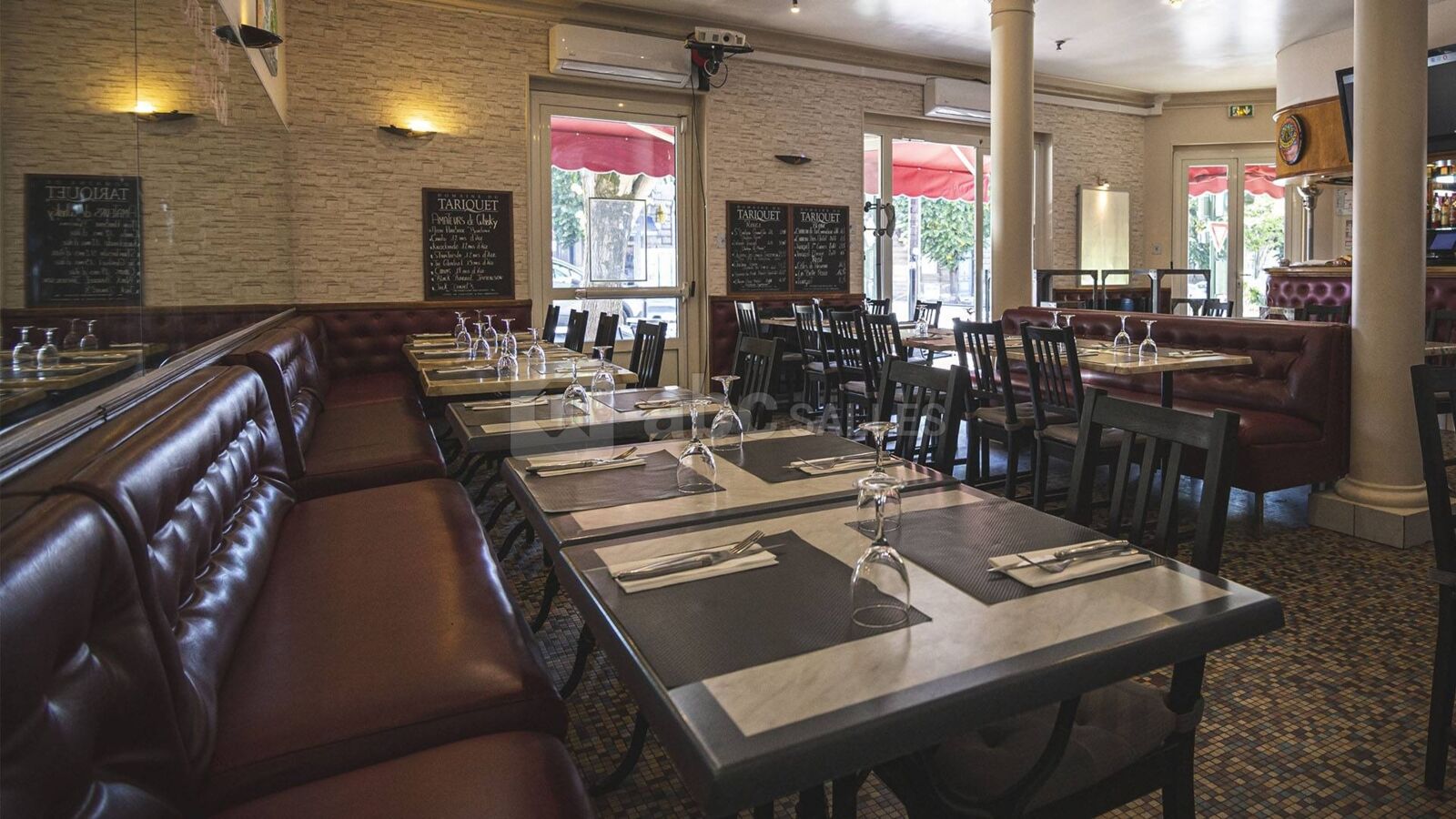 Salle de restaurant au rdc