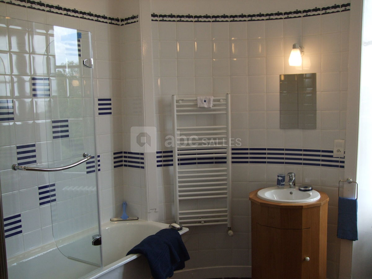 Salle de bains dans la tour