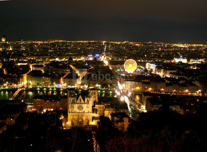 Lyon by night (vue depuis la colline de fourvière)