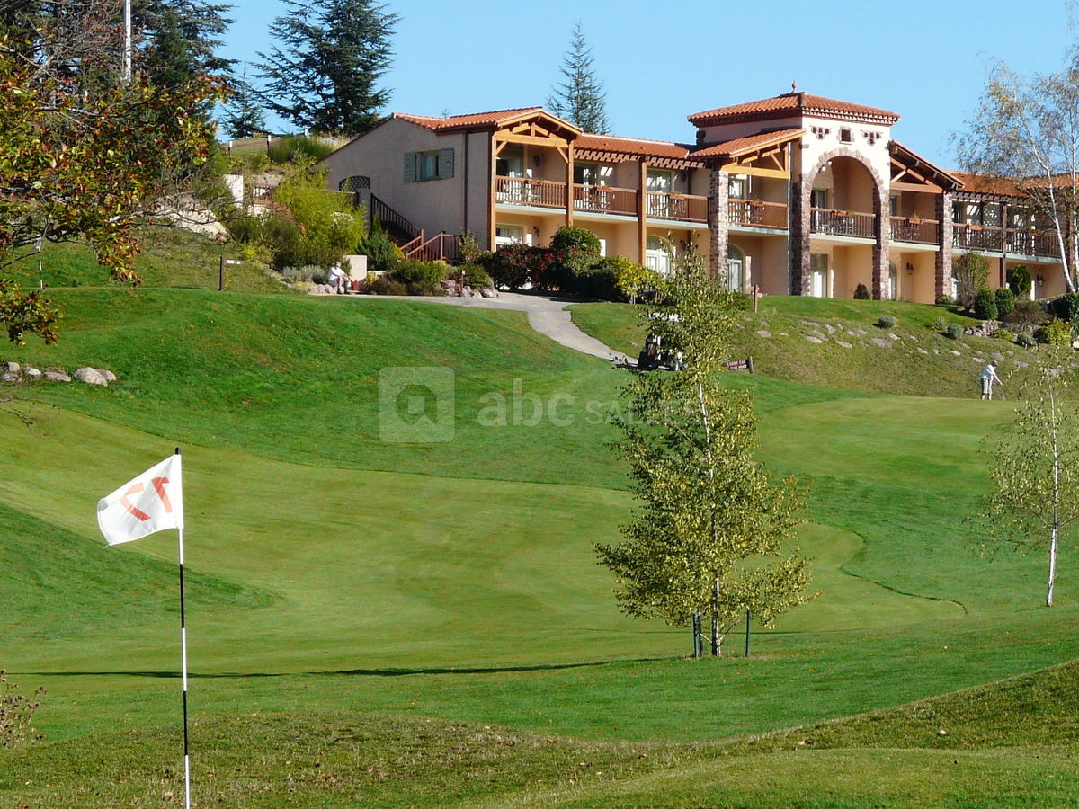 Hôtel*** et green 18
