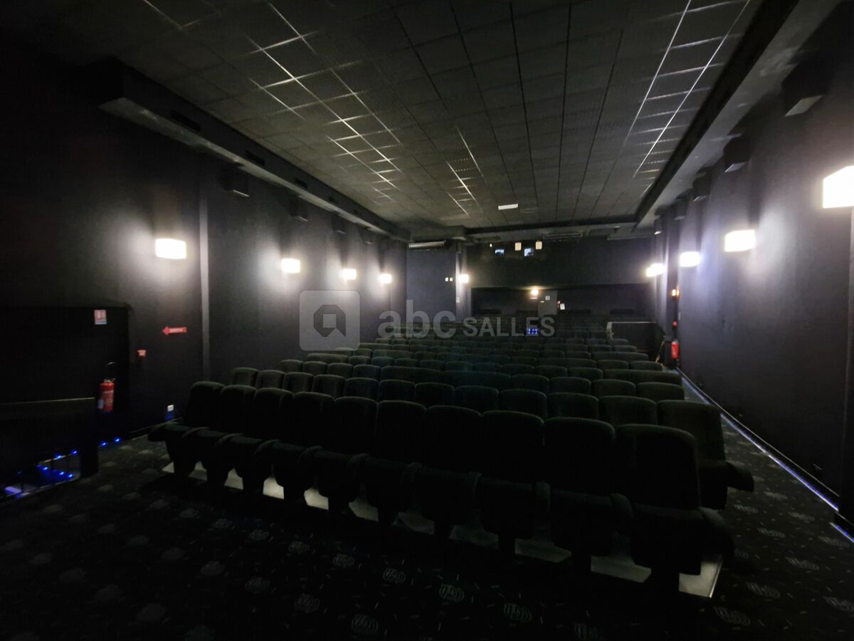 Salle 1, vue sièges, 180 places