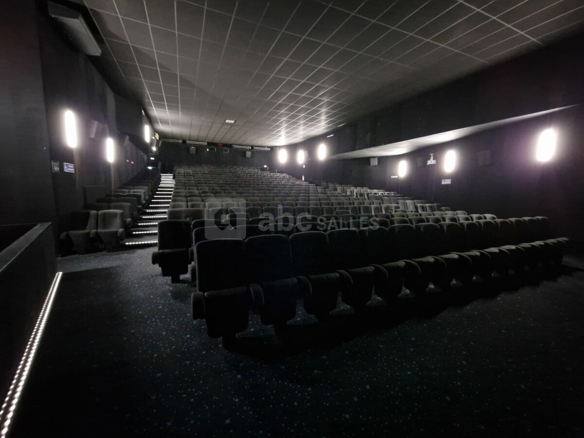 Salle 5, vue sièges, 366 places