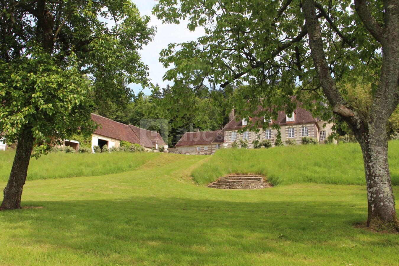 Manoir depuis le verger