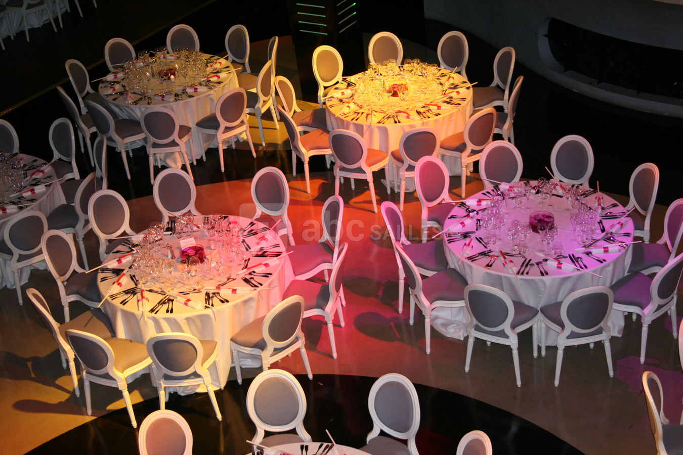 Configuration repas assis salle le loft