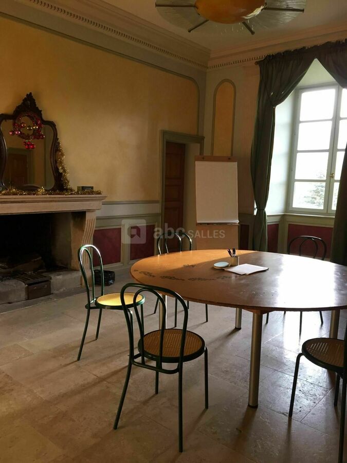 Atelier de travail en petit salon