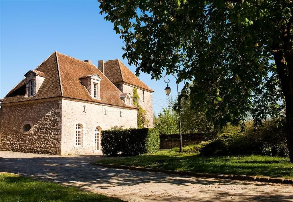 Bâtiment blanche de castille