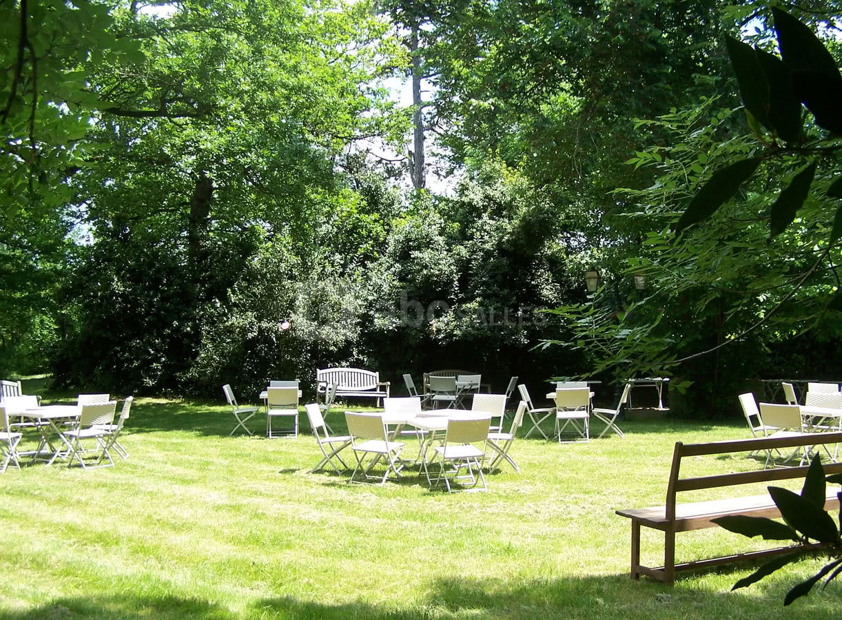 Amphithéâtre de verdure sonorisé