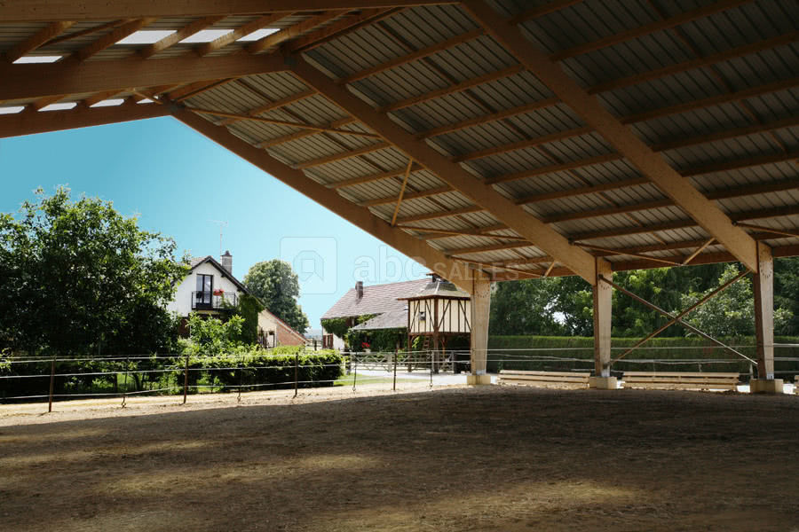 Manège couvert outdoor activity