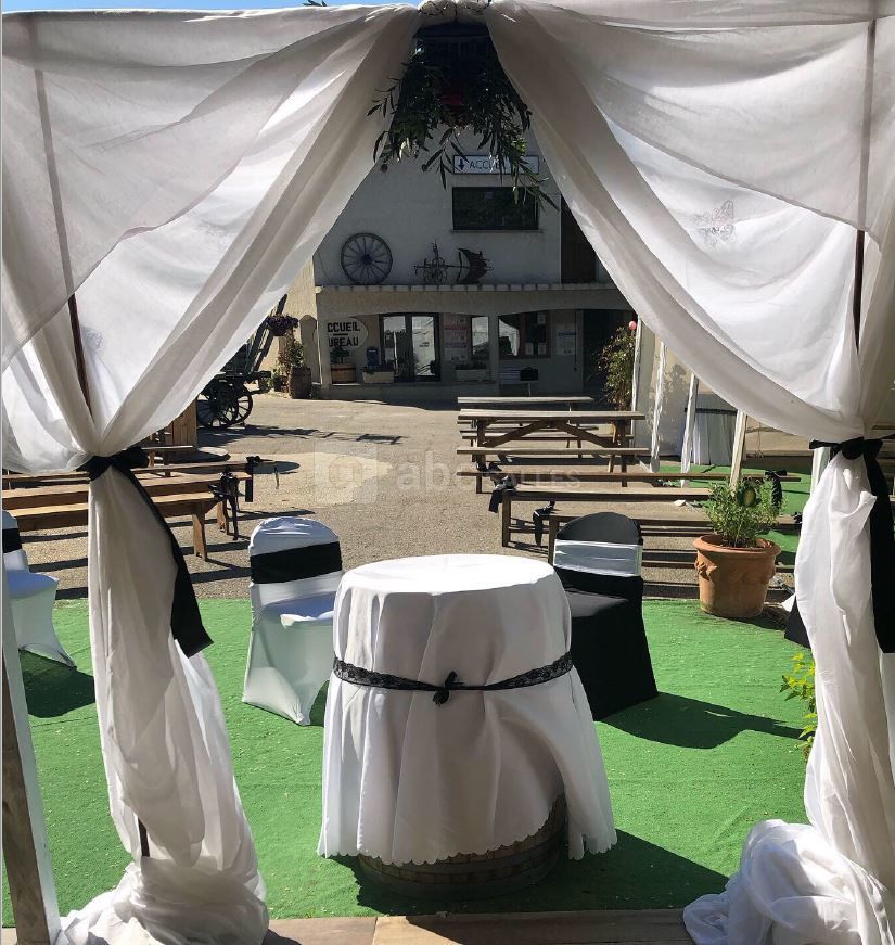 Mariage laïque blanc et noir