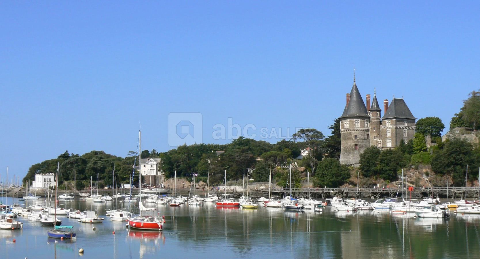 Le vieux port et son château