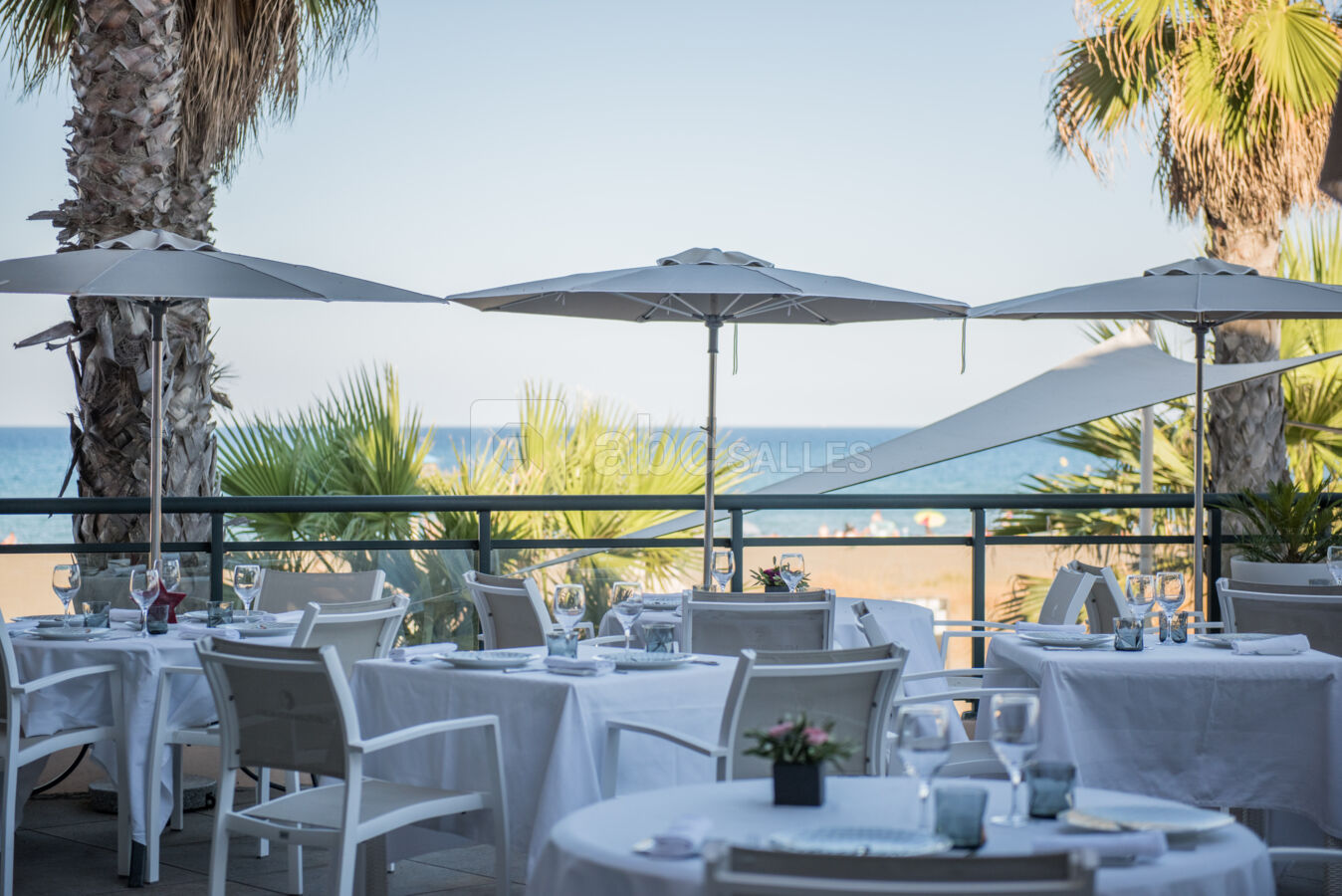 TERRASSE EXTERIEURE DU RESTAURANT L'HORIZON