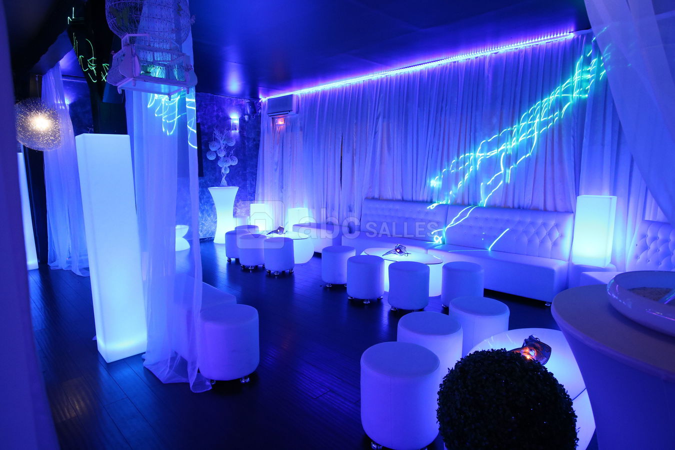 Cosy - Lounge Club Blue theme