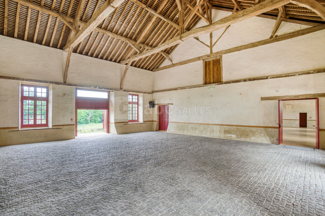 Dans les écuries, salle du grand manège