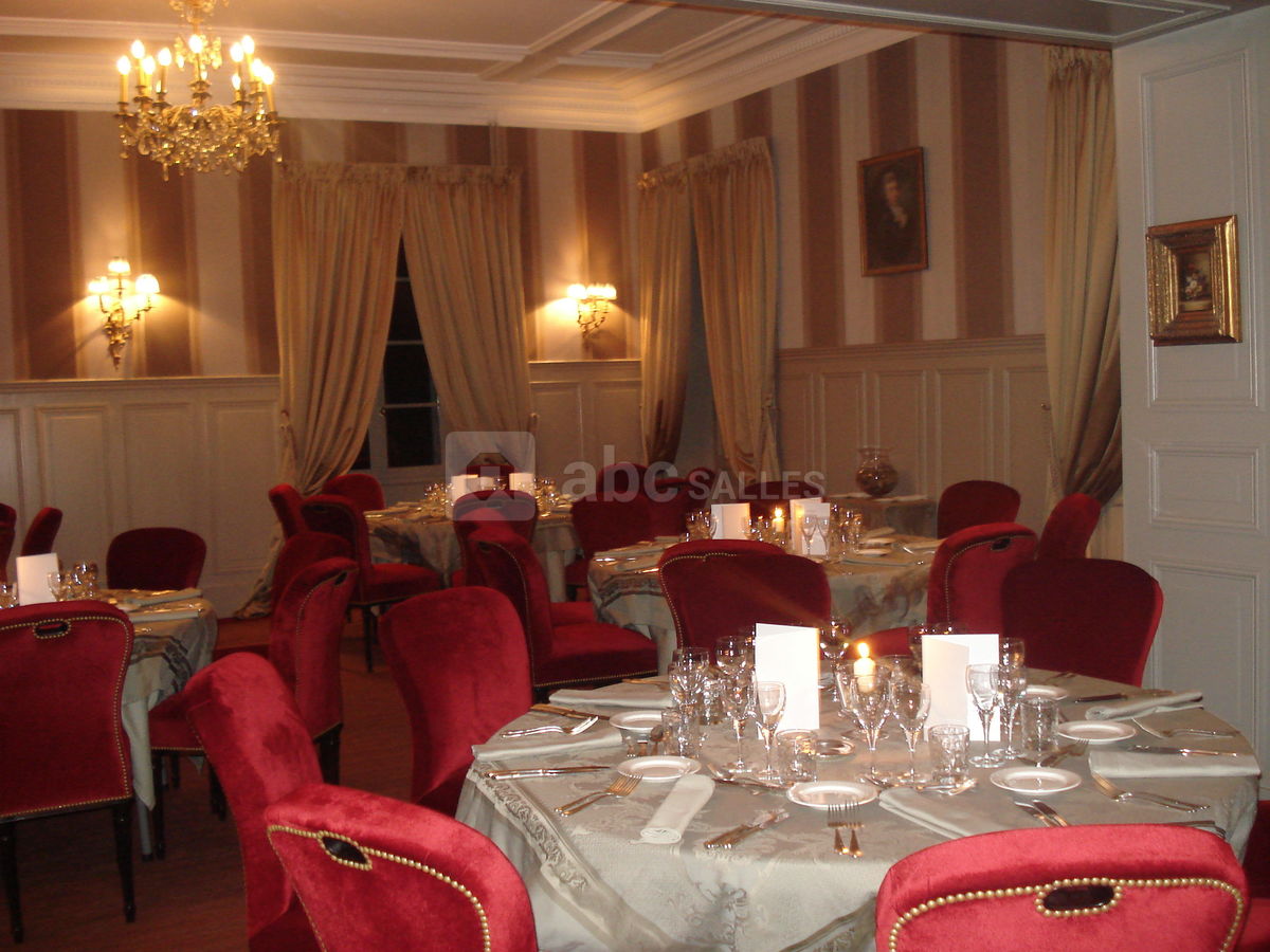 Dans la salle de restaurant