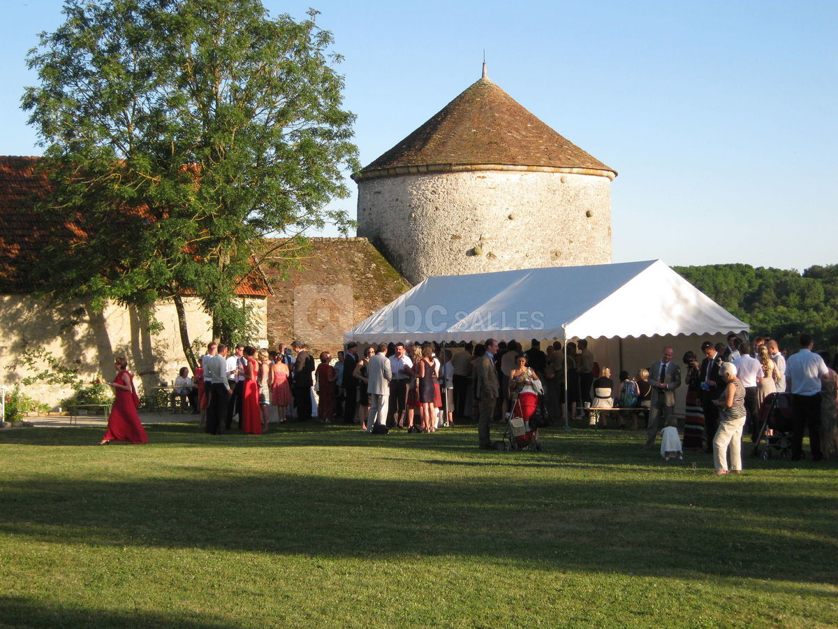 Ferme de la haute maison - un mariage estival