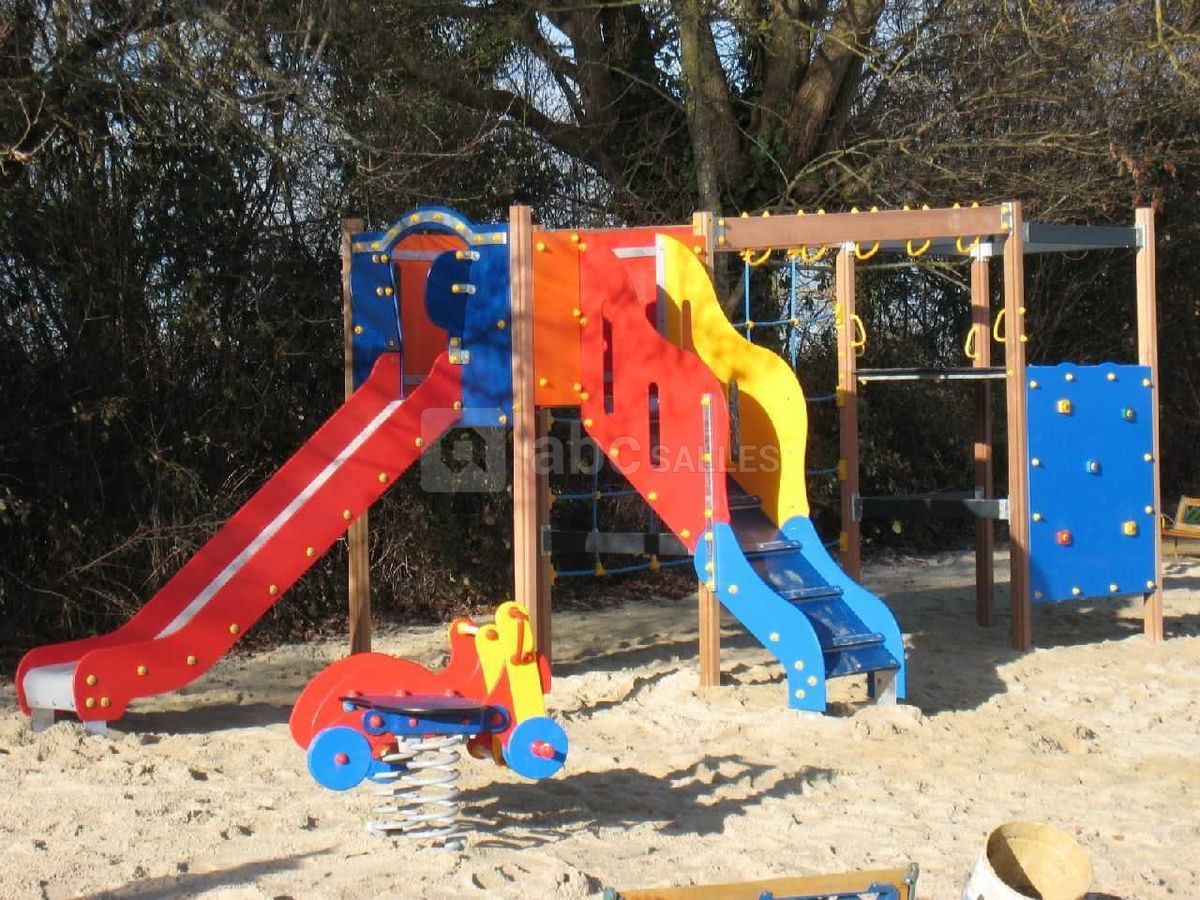 Espace-jeux extérieur