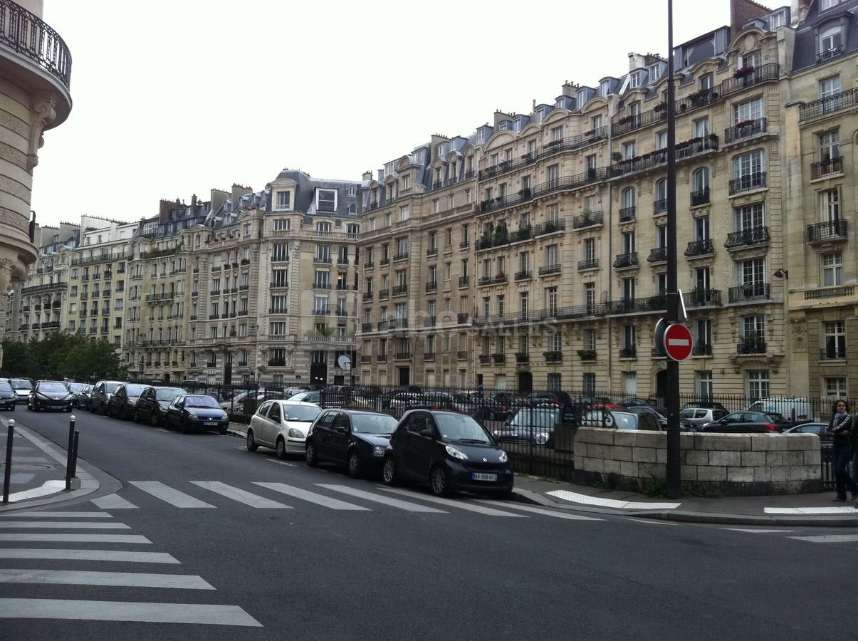 Vue sur rue locaux paris 16ème