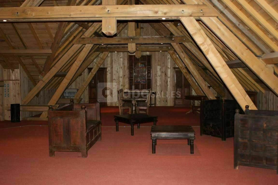 Salle boisée