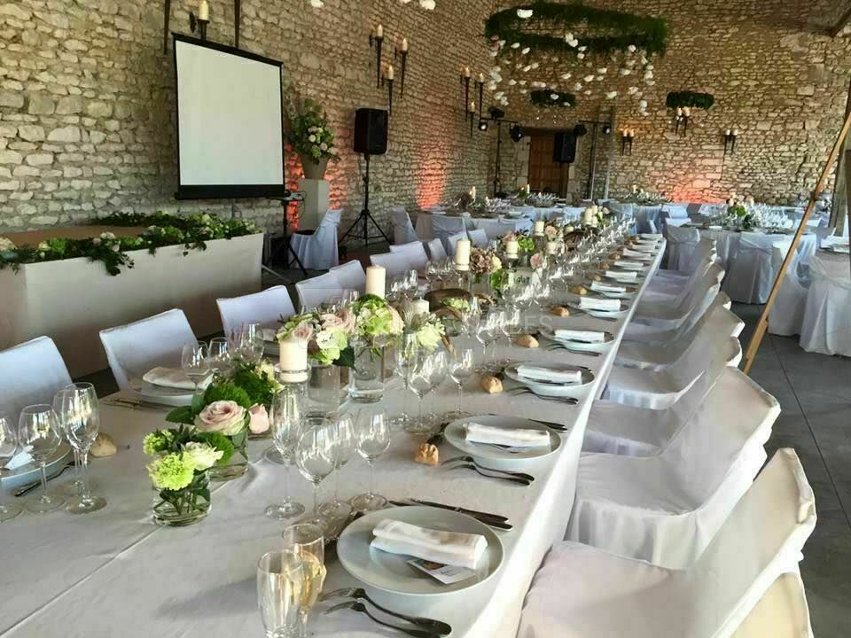 Le préau en salle de mariage