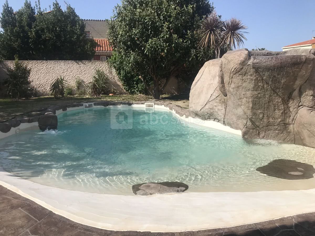 Piscine lagon cascade
