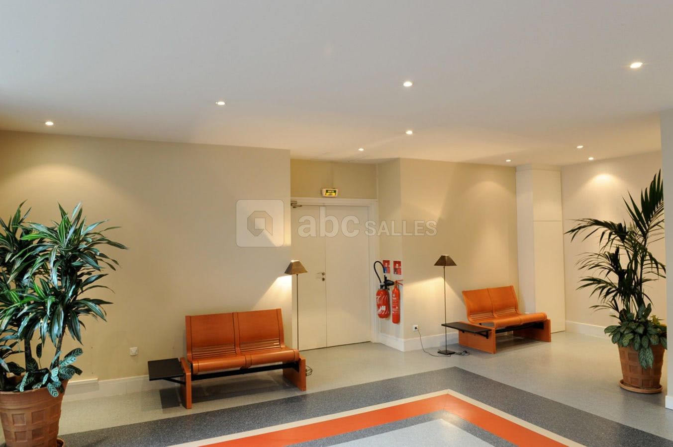 Hall 04