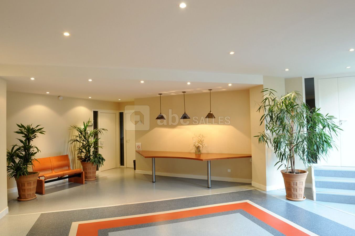 Hall 01
