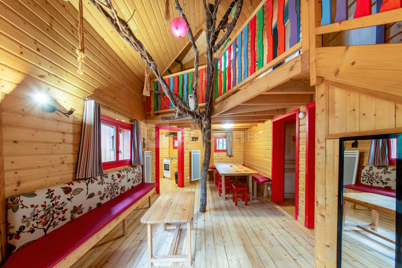 Intérieur manoir dans les arbres