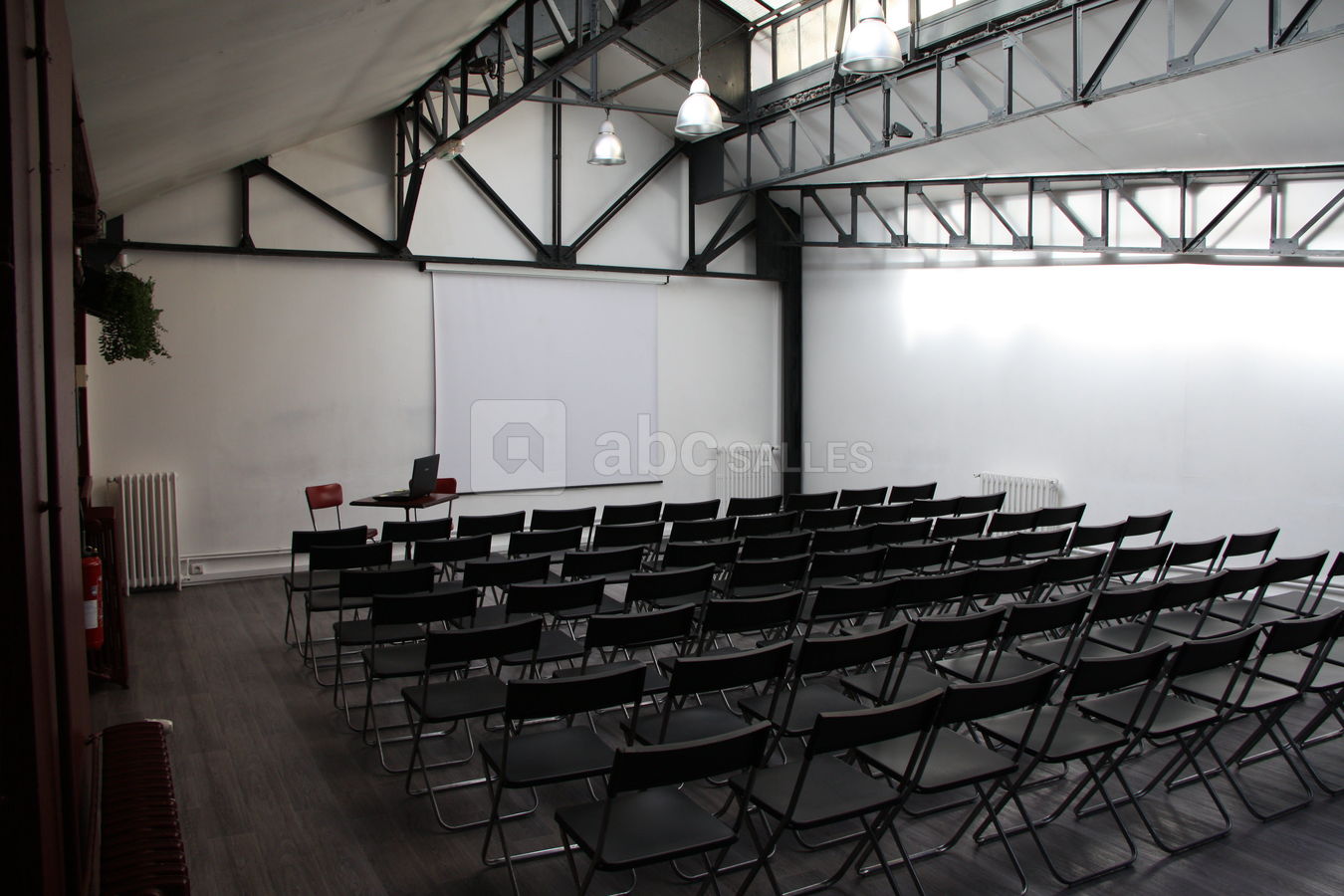 Salle verrière en mode conférence