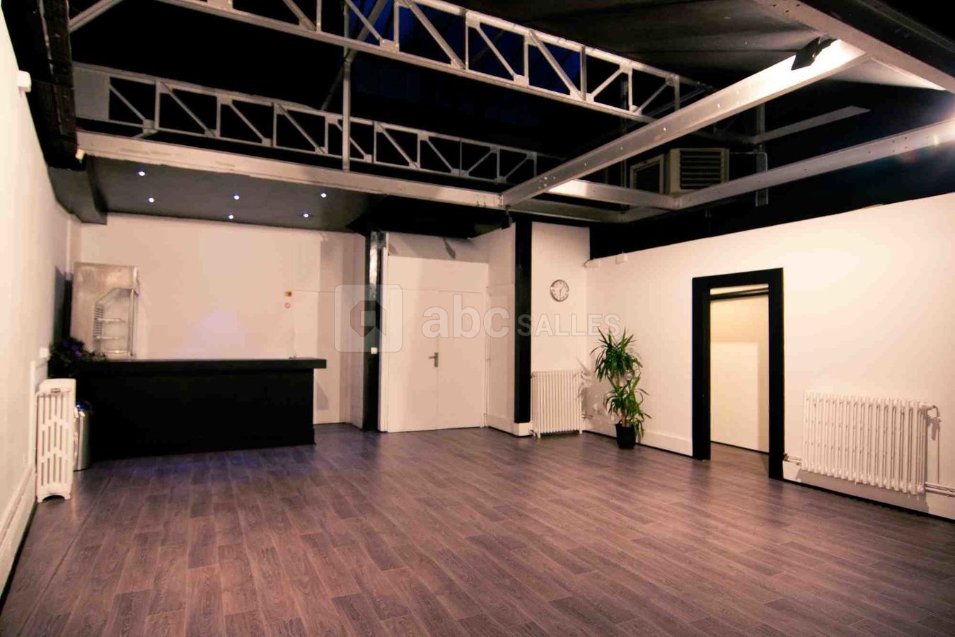 Salle bar le soir