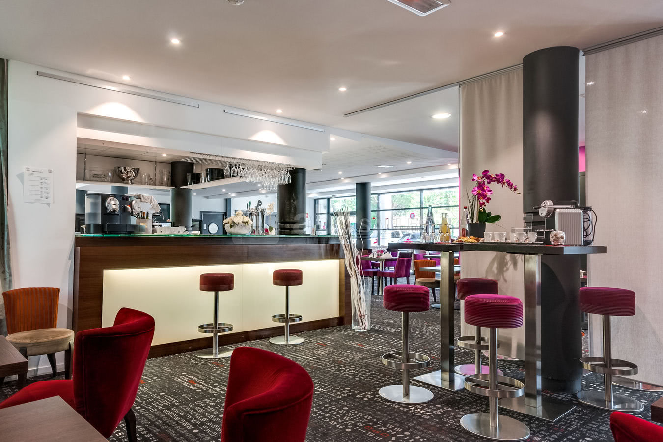 Lounge Bar