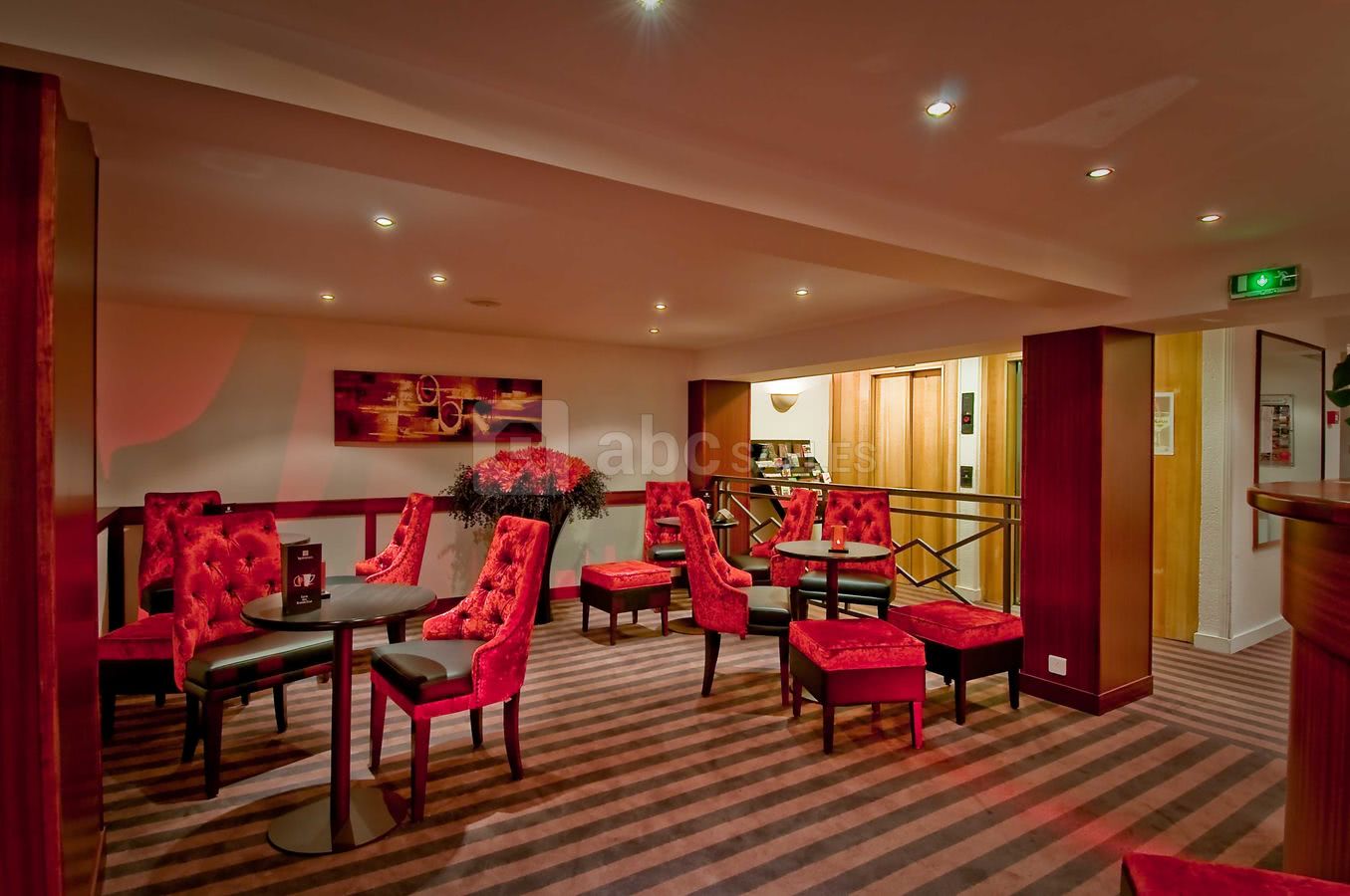 Lounge bar