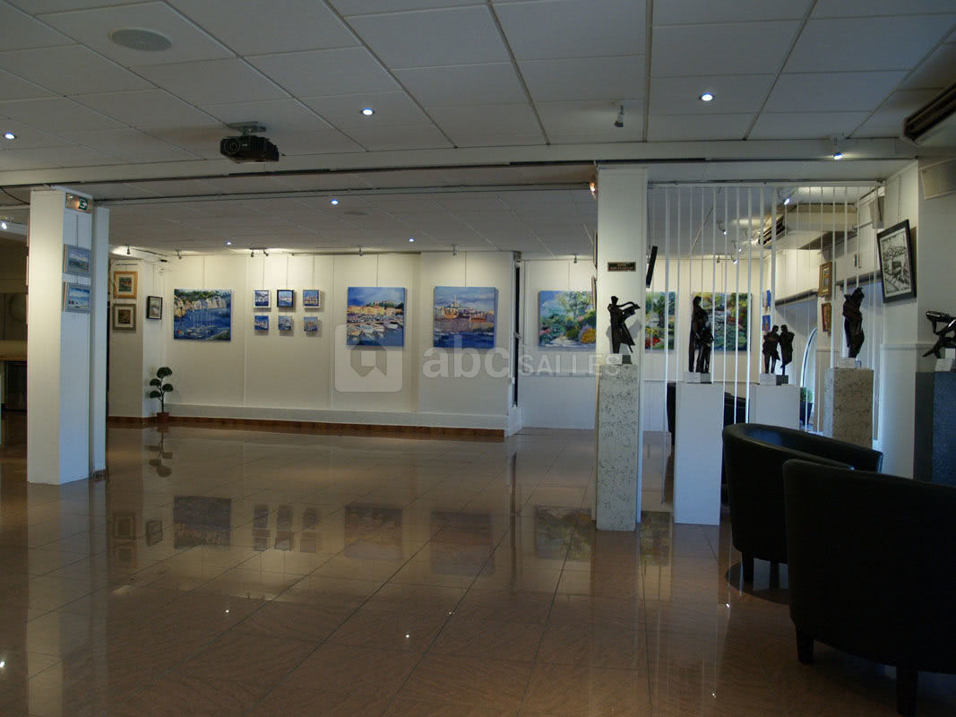 Salle en mode exposition