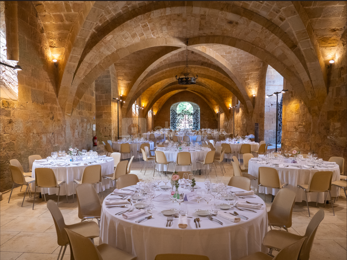 Le Réfectoire des Convers en configuration dîner assis