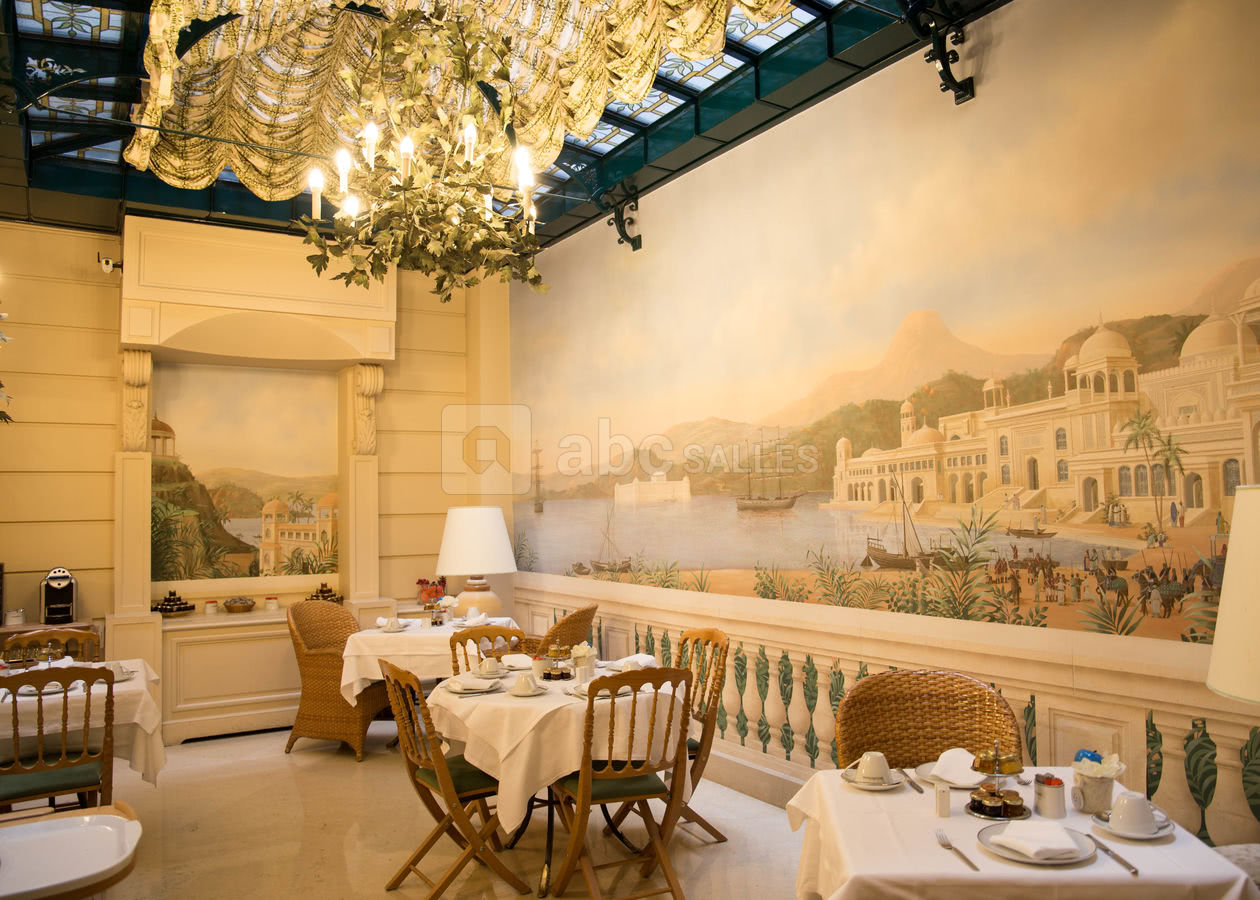 Salle de petit déjeuner / réception